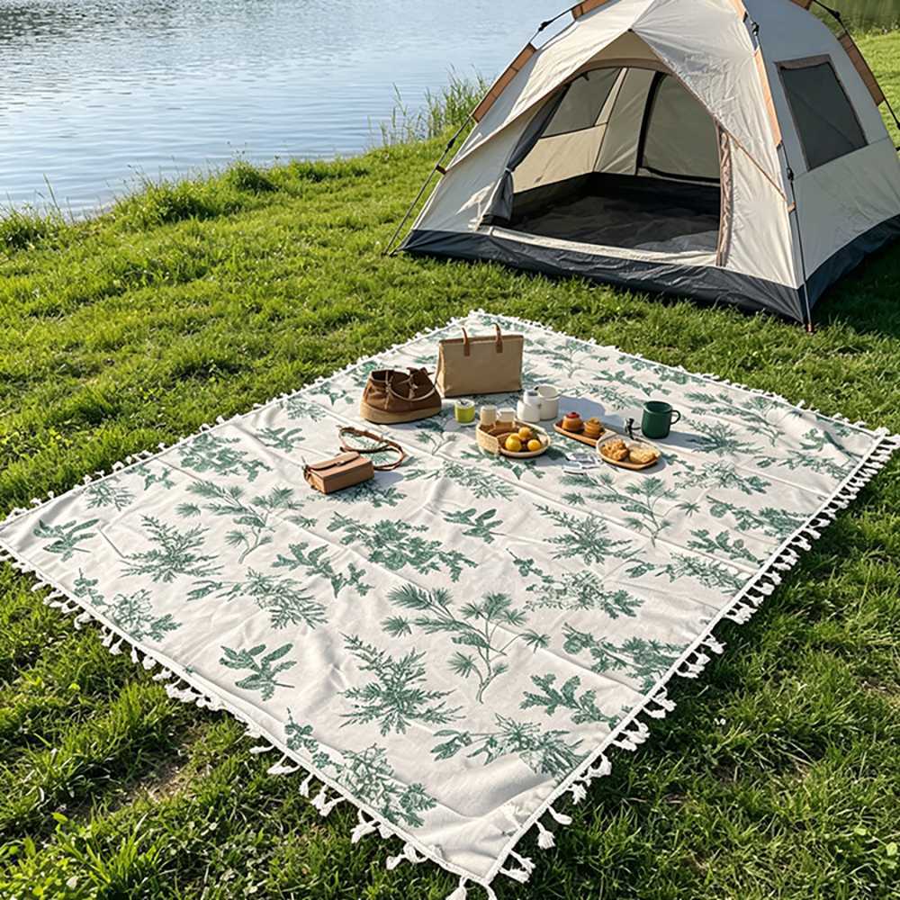 Picnic Blanket 140x220cm Polyester Mat with Fringes